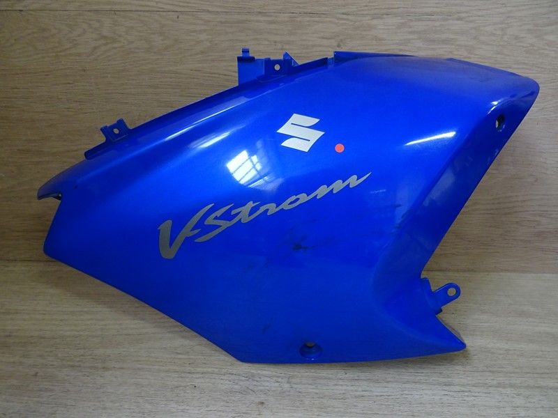 Flanc gauche Suzuki DL650 V-Strom 2004/2011 (94431-27G00)