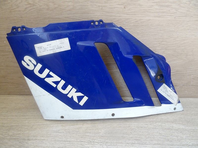 Flanc supérieur gauche Suzuki 750 GSXR type GR77B 1988/1989 (94441-17D0)