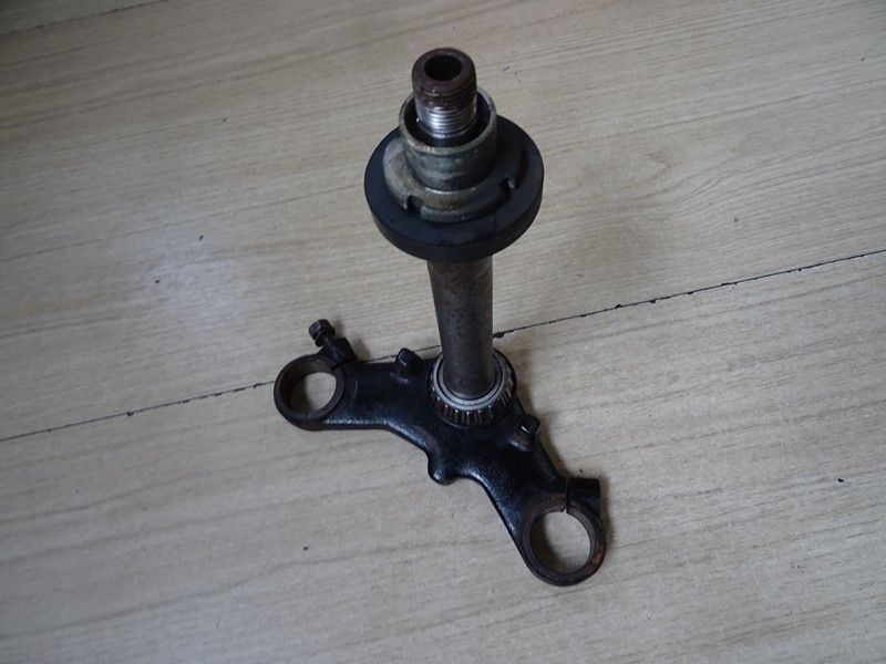Té de fourche inférieur Suzuki GS 650 E 1981/1983