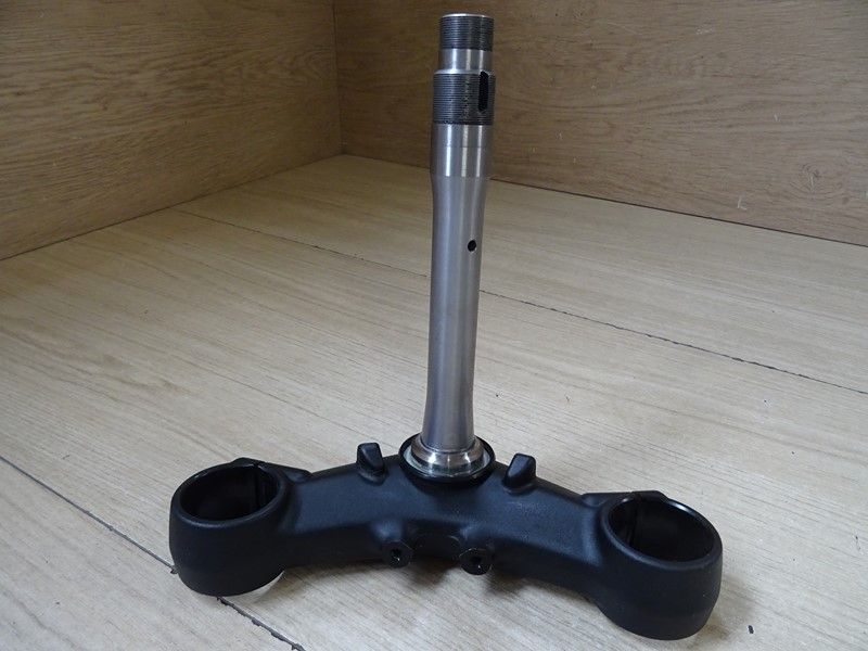 Té inférieur de fourche Triumph 1200 Bonneville Speedmaster 2021/- (T2042523)