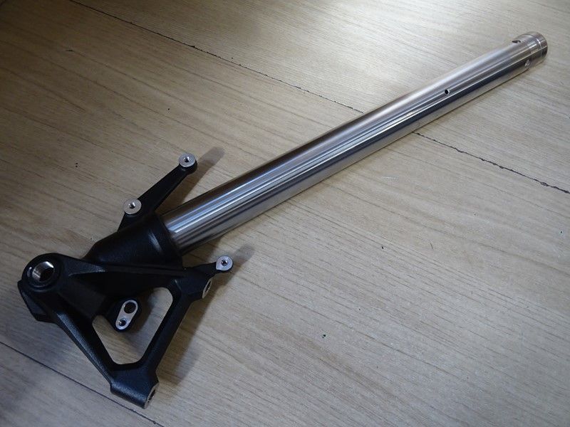 Bras de fourche gauche Triumph 850 Tiger Sport 900 Tiger 2020/-