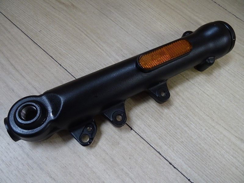 Fourreau de fourche gauche pour roue 16 pouces Triumph 1200 Bobber 2017/-