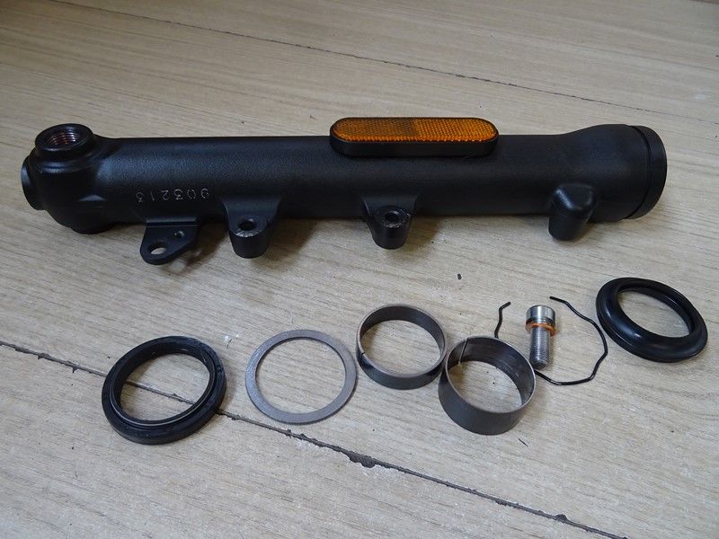 Fourreau de fourche droit Triumph 1200 Speedmaster 2018/-