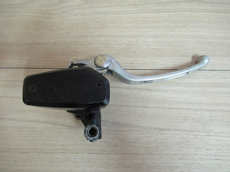 Maître-cylindre de frein avant Suzuki GSX1300 B-King 2008-2012