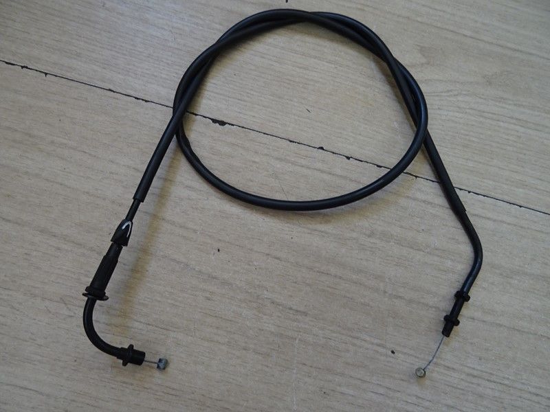 Câble d'accélérateur aller Triumph 800 Bonneville America 2001/2006 (T2047045)