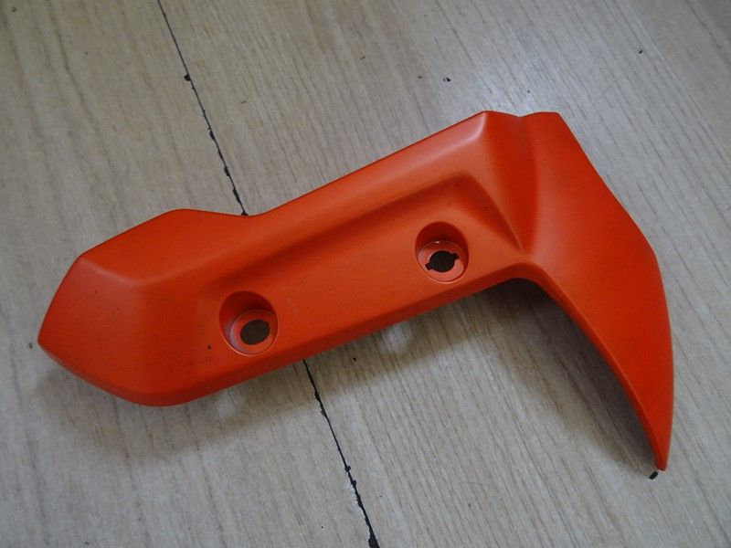 Garde boue avant, partie droite Triumph 660 Trident 2021/- (T2313133)