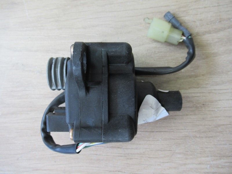 Servo moteur Honda 125 NSR (JC22B) 1998-1999 (GMN6MX157F)