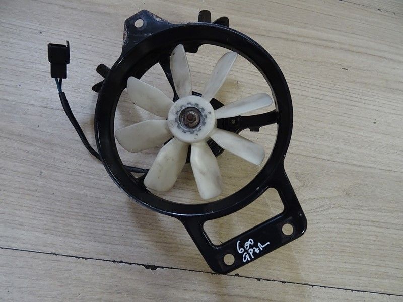 Ventilateur de radiateur de refroidissement Kawasaki GPZ600R type ZX600A 1985/1986