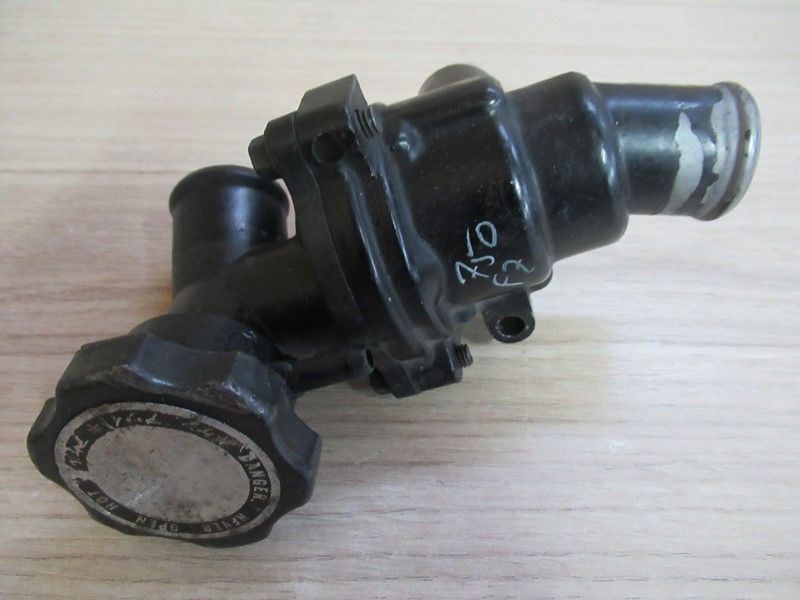 Corps de thermostat Yamaha FZ 750 1985-1992