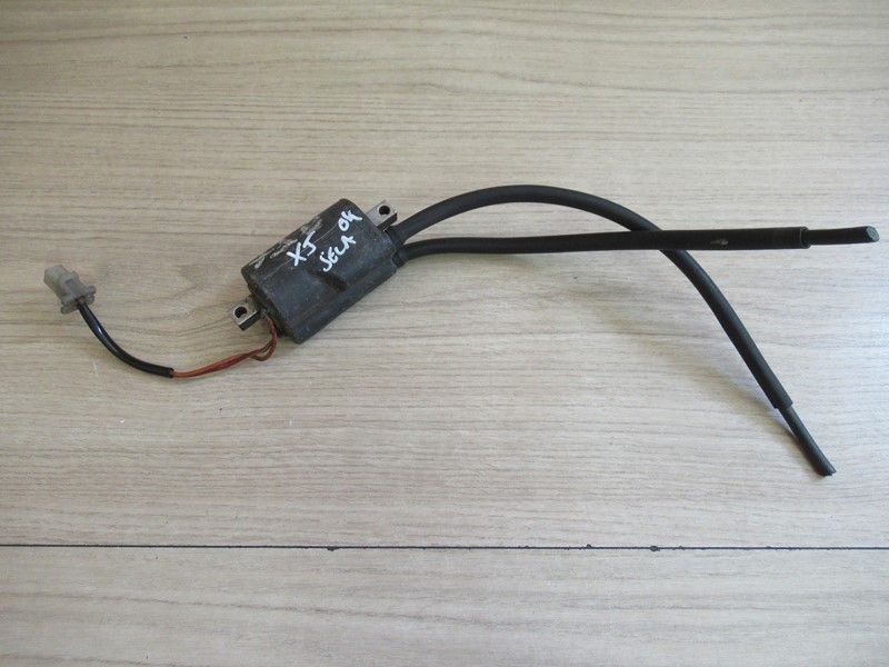 Bobine d'allumage 1 et 4 Yamaha XJ 750 Seca 1981-1983