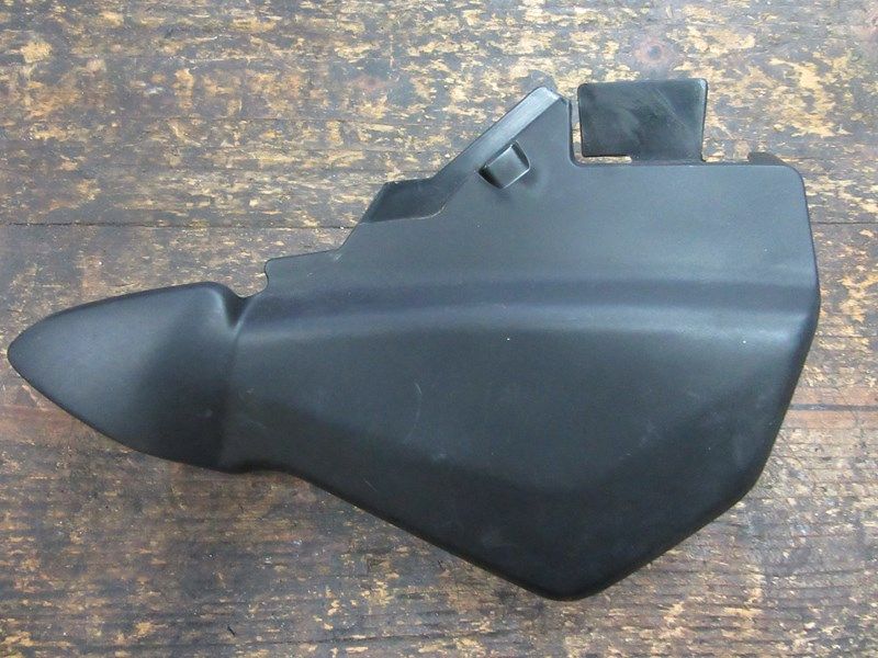 Cache latéral gauche  Honda 600 CBF/CBFS 2004/2008 (PC3811)