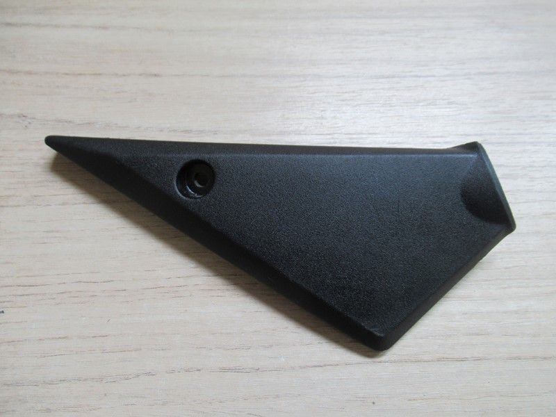 Cache colonne droit Suzuki GSF 1200 Bandit 2001-2005 (47511-32F)