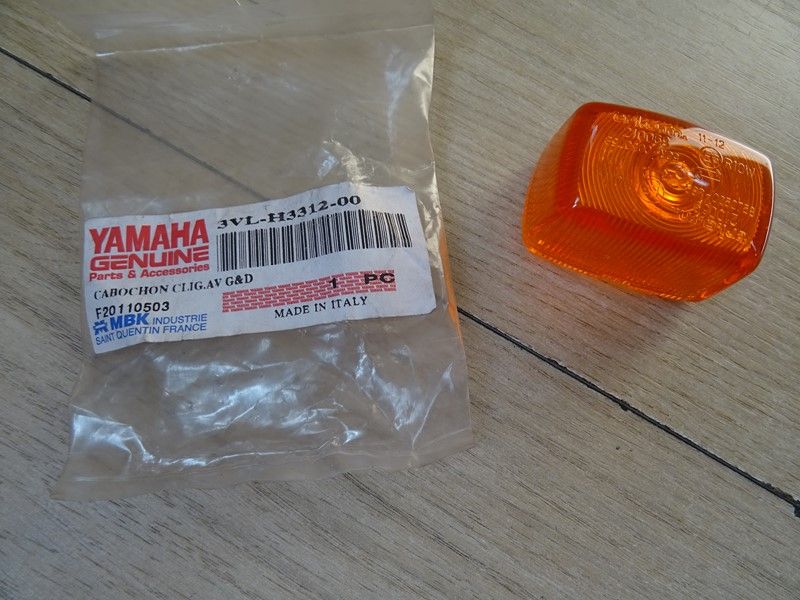Cabochon de clignotant avant gauche ou droit MBK Booster Yamaha BW's