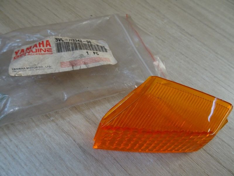Cabochon de clignotant arrière droit MBK Booster Yamaha BW's