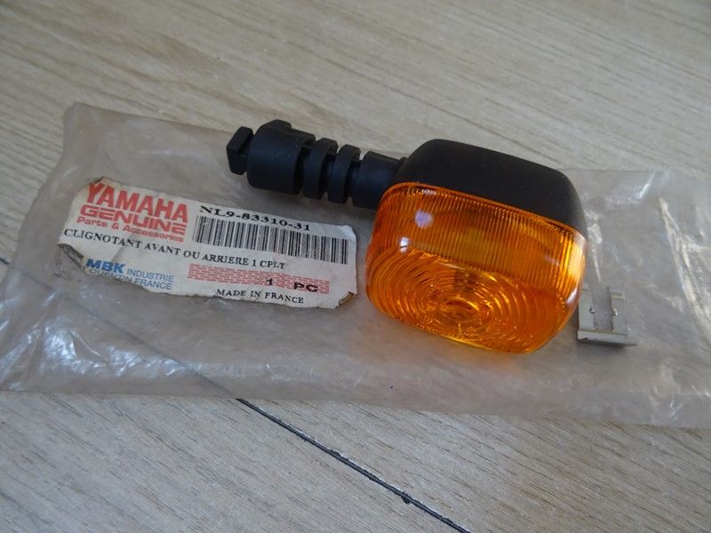 Clignotant avant gauche ou arrière droit  Yamaha DT 50 2002