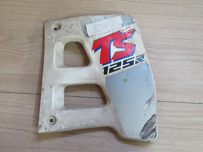 Écope de radiateur droit Suzuki TSR125 1989-1994 (17761-03D0)