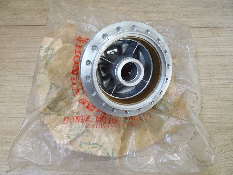 Moyeu roue arrière Honda 125 CB 1984/1985 et CG 1983-1999 (42611-397-630)