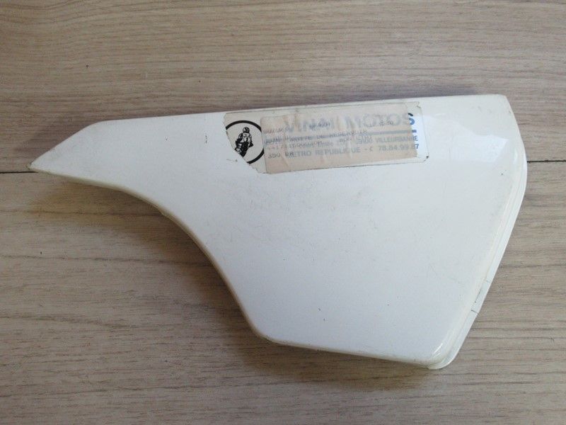 Ouïe droite de réservoir Suzuki DR350S 1990-1998 (44171-15D00)