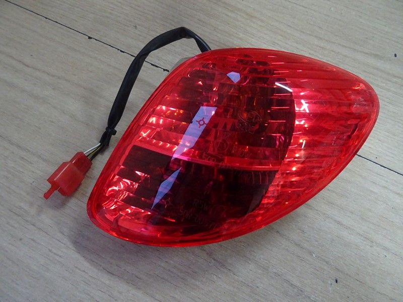 Feu arrière droit Piaggio X9 2005/2008 (638727)