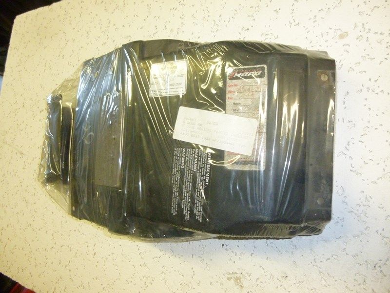 Partie interne de garde boue arrière Suzuki 750 GSXR 1988-89 (GR77B)