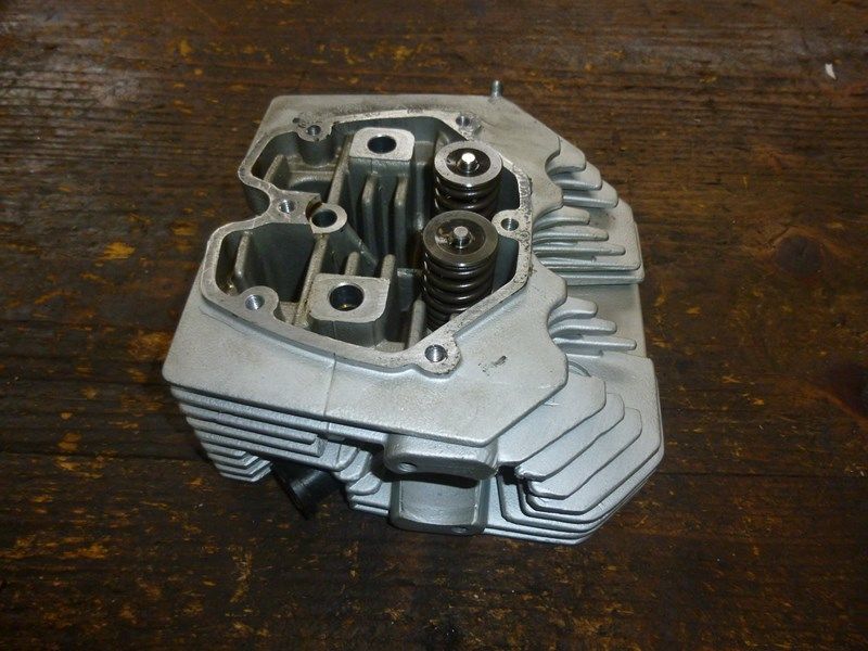 Culasse droite Moto Guzzi 750 Breva 2003-09