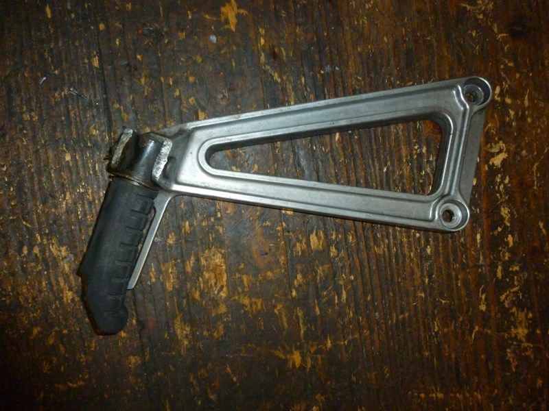 Platine arrière gauche Honda NX 650 Dominator (RD08)