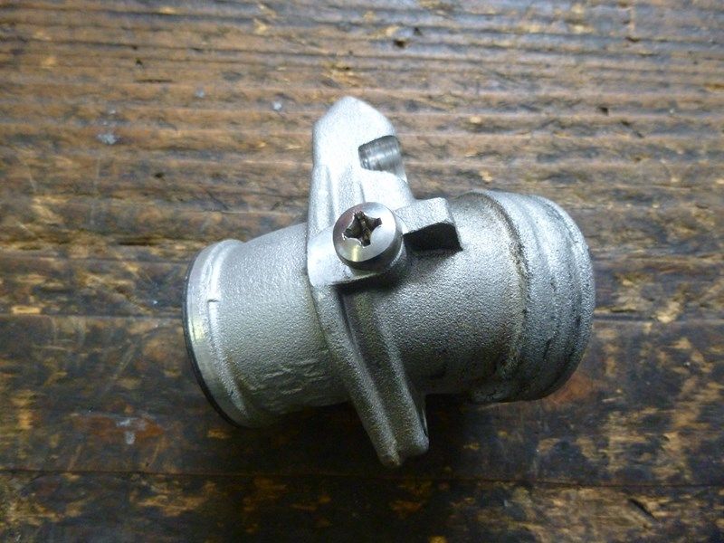 Pipe d'admission gauche Moto Guzzi 750 Breva