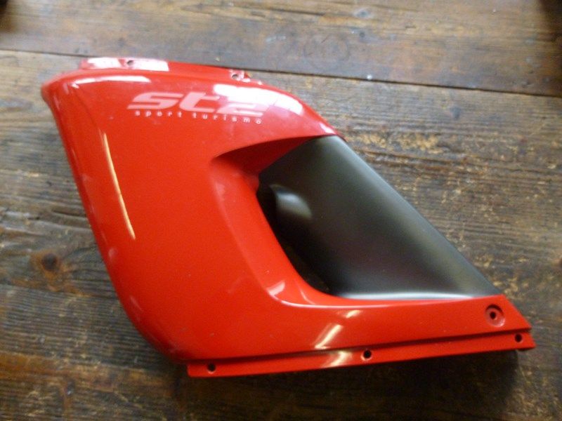 Flanc gauche Ducati 944 ST2 (S100AA) 1997-2003