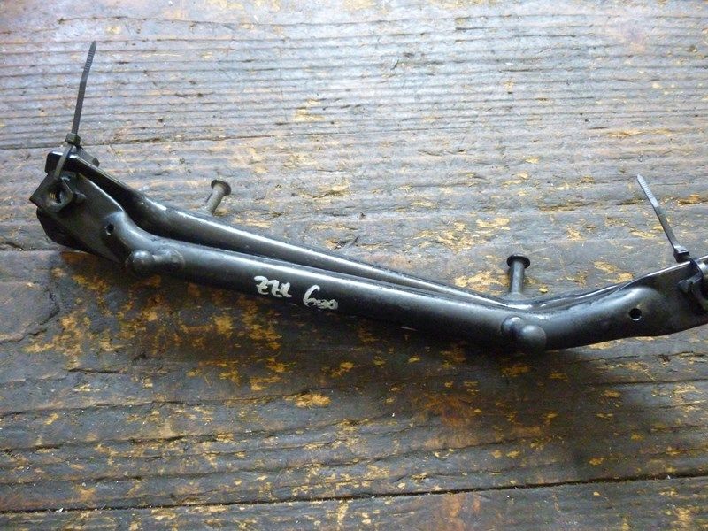 Jeu de deux poignées passager Kawasaki ZZR 600 (ZX600E)
