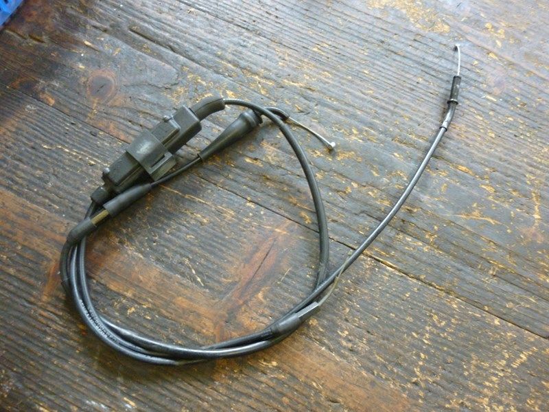 Ensemble de câbles de gaz Yamaha 125 TDR (4FU)