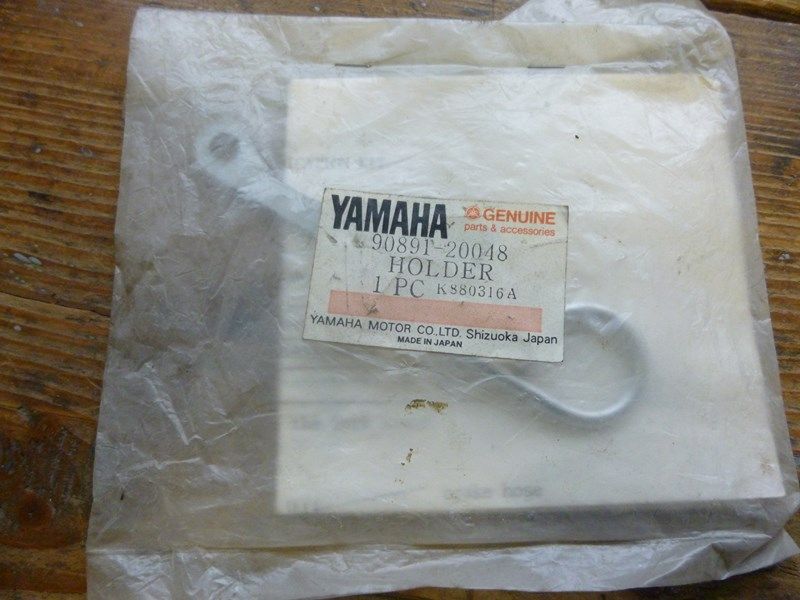 Guide câbles Yamaha FZ 600 1986-88 (2WH) (90891-20048)