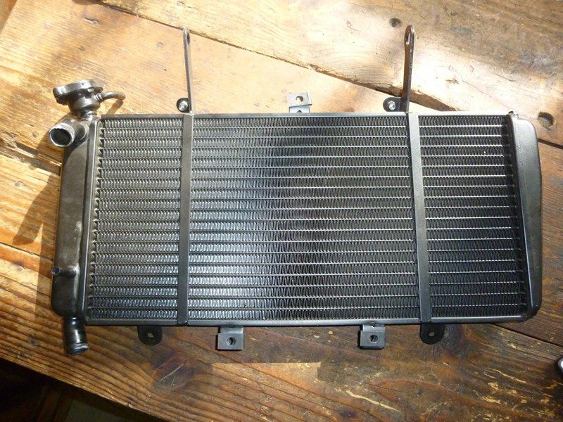 Radiateur d'eau Triumph 1050 Sprint GT 2010-14