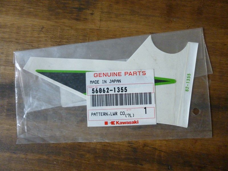 Sticker flanc gauche Kawasaki Ninja ZX-6R 1998-99 (ZX600GGA) 56062-1355