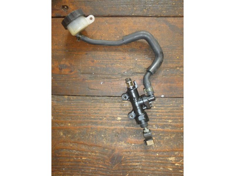 Maître cylindre de frein arrière Honda 600 Hornet (PC34) 1998-2002