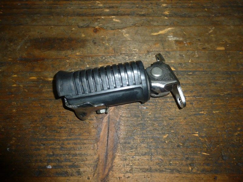 Repose pied avant droit Honda 400 CBX (NC07) 1982-83