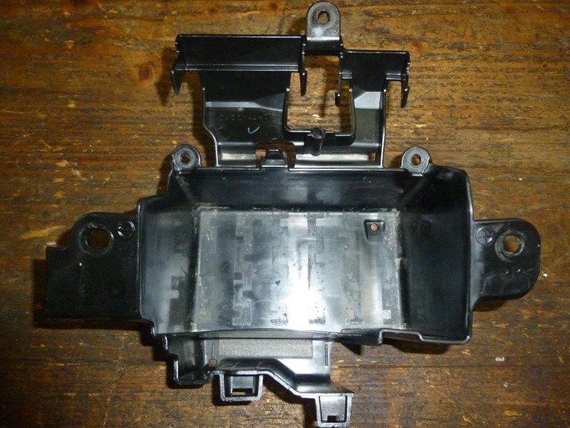 Bac à batterie Suzuki SFV 650 Gladius 2009-14