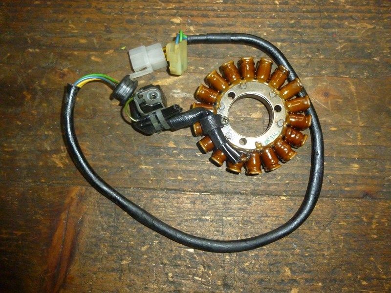 Stator d'alternateur et capteur d'allumage Suzuki GS 125 E/ES 1982-83