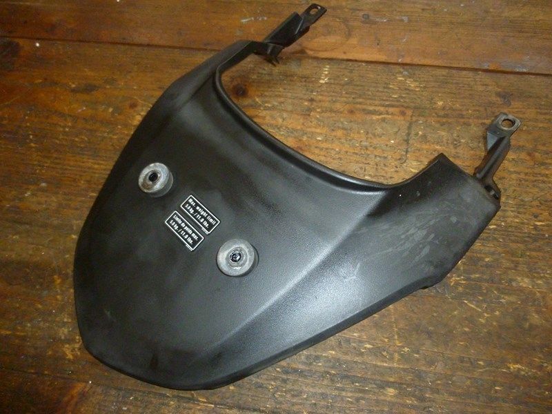 Dosseret arrière de selle Honda 125 XLV Varadéro 2007-2010 (80100-KPC-D500)