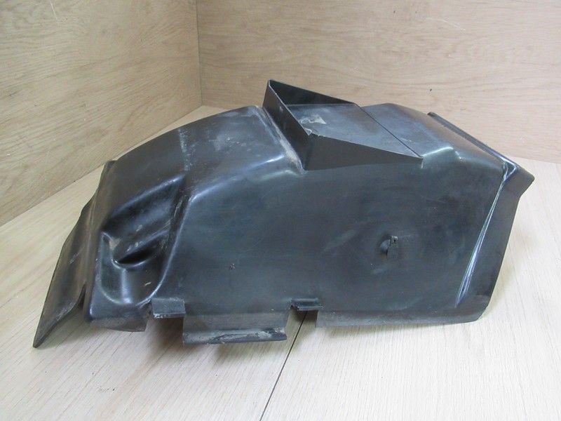 Partie interne avant de garde boue arrière Kawasaki GPZ 1000 RX 1986-1988 (53023-1137)