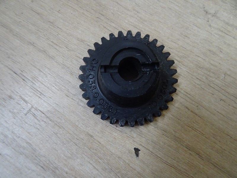 Pignon de pompe à huile Gilera SMT RCR / Derbi Senda 2005/- (00H03800381)