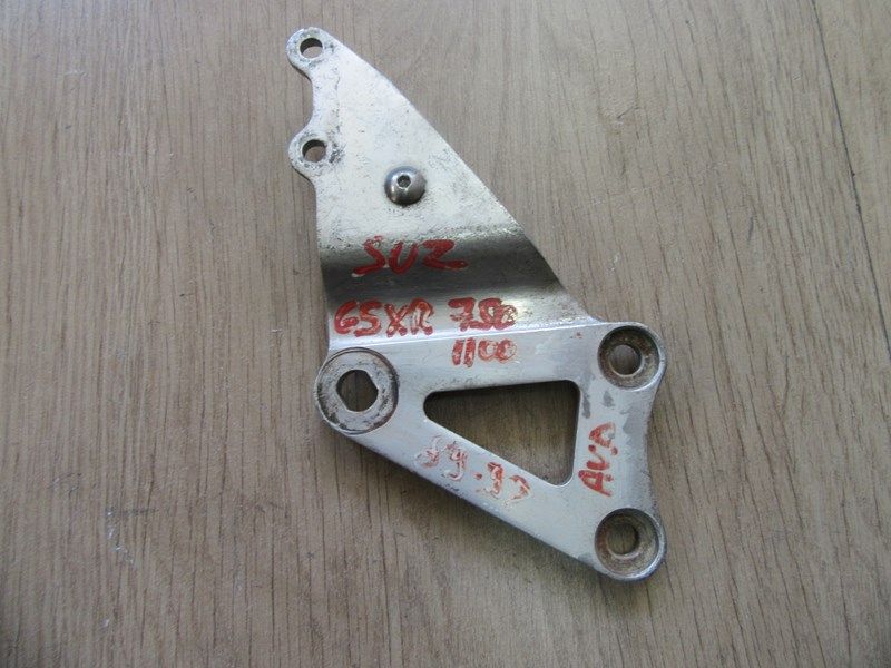 Platine avant droite Suzuki 1100 GSXR 1989/1990