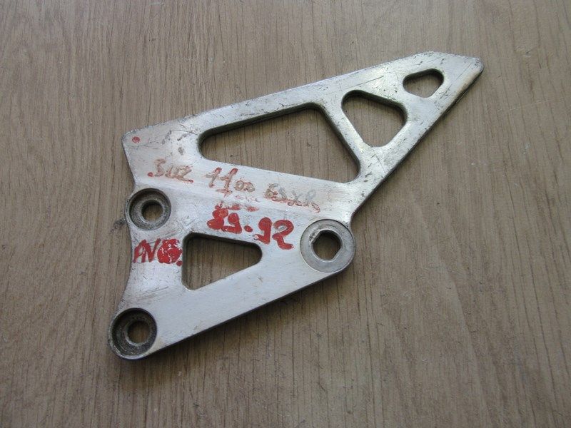 Platine avant gauche Suzuki 1100 GSXR 1989/1990