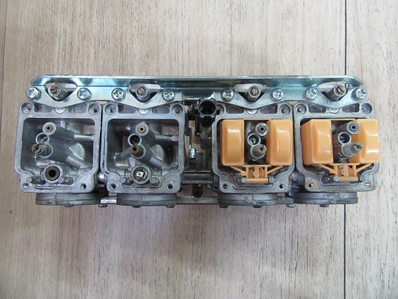 Rampe de carburateurs Honda 400 CBX (NC07) 1982-1983 (pour pièces)