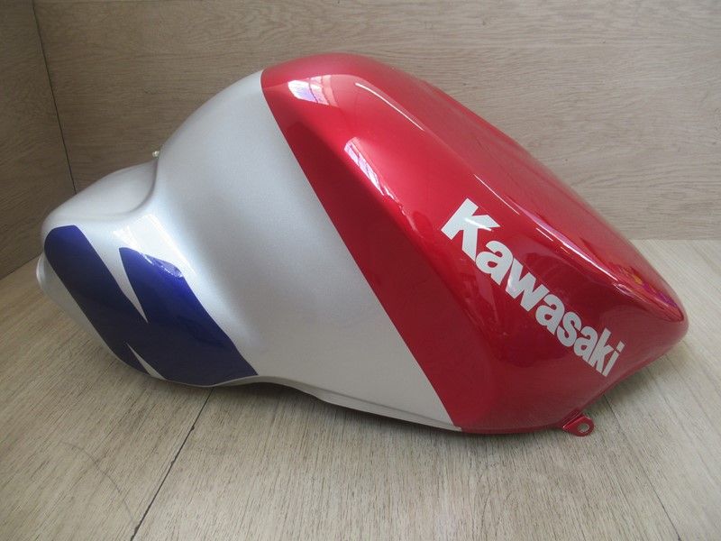 Réservoir Kawasaki ZX9R 1997