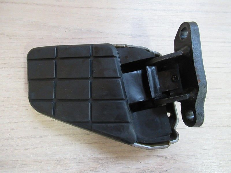 Repose-pied arrière droit Honda PC800 1989-1993