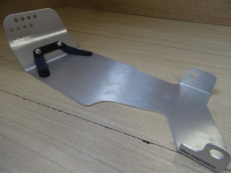 Sabot moteur adapable de marqe SW-Motech Triumph Bonneville T100 et autres twin