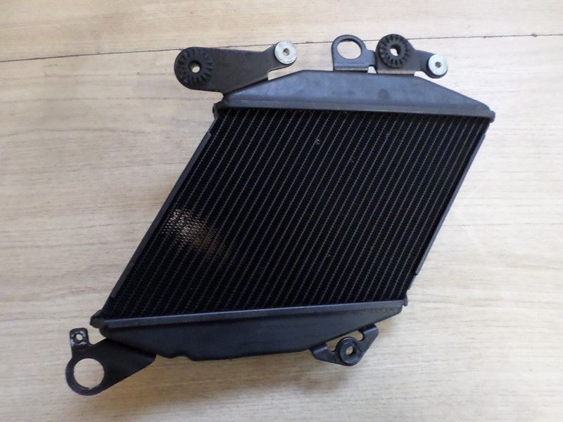 Radiateur d'eau droit DUCATI 1200 DIAVEL 2011/2014 type G100AA