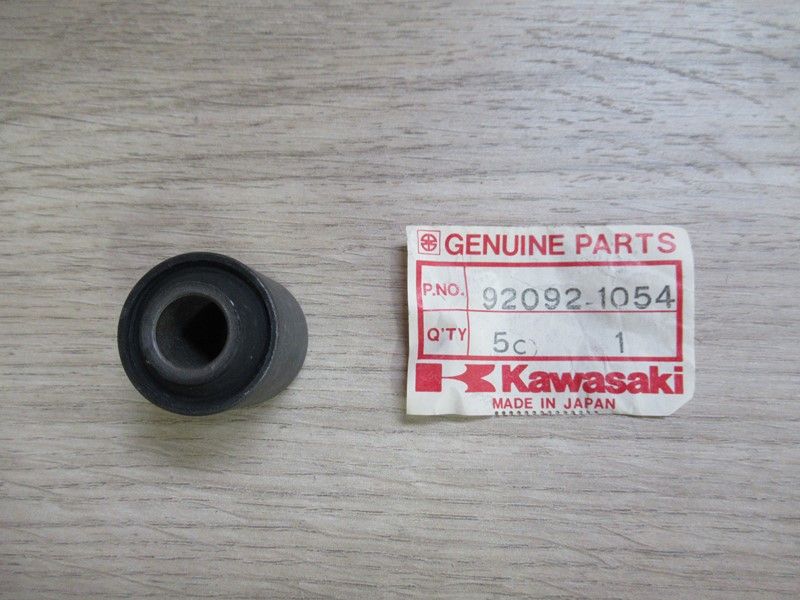 Silentbloc amortisseur Kawasaki KLR250/600 (92092-1054)