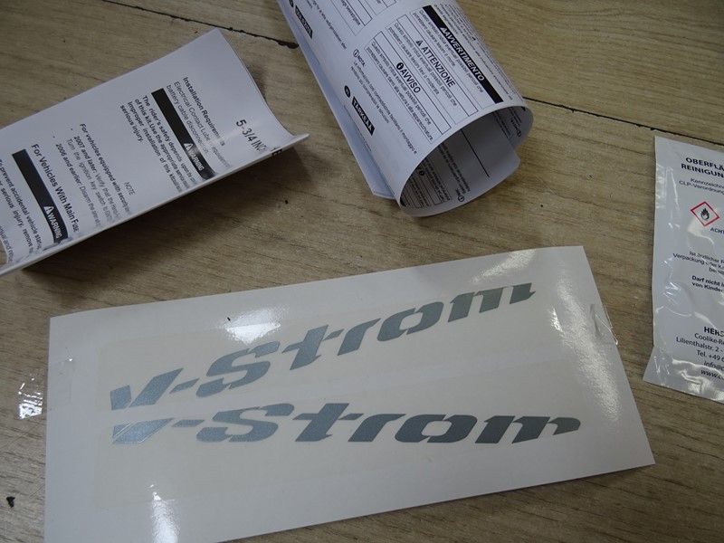 Stickers de jante avant Suzuki V-Strom DL 250 – DL 1000 2018 (990D0-WHL04-GRY)