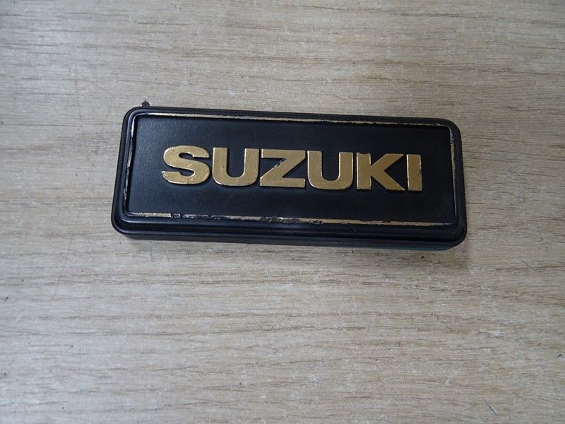 Insigne de coque arrière Suzuki GS 650 E 1981/1983